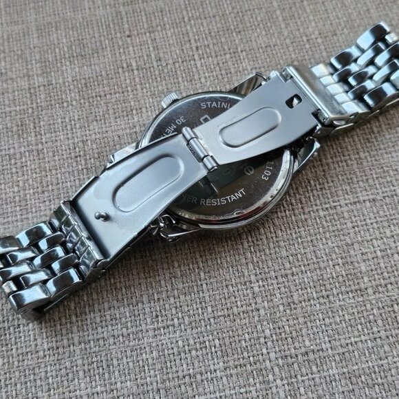 Liz Claiborne Men Wristwatch Silver Tone Multi Functional Analog Watch Read desc - Picture 10 of 12